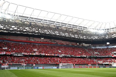 porno stadio nizza|Girano un video porno nei bagni nello stadio durante la partita:。